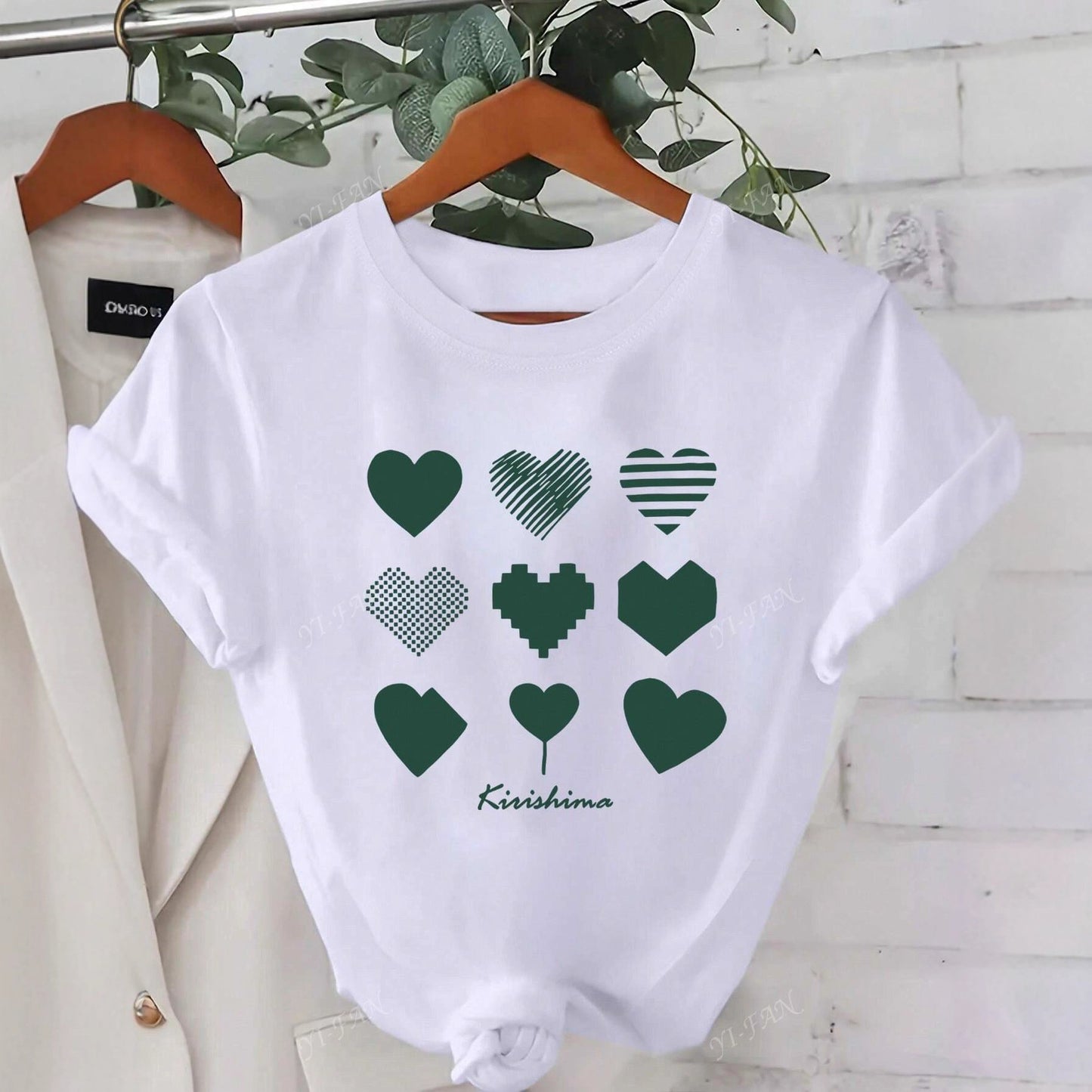 Womens Round-neck Short-sleeve Top With A Heart And Letter Print
