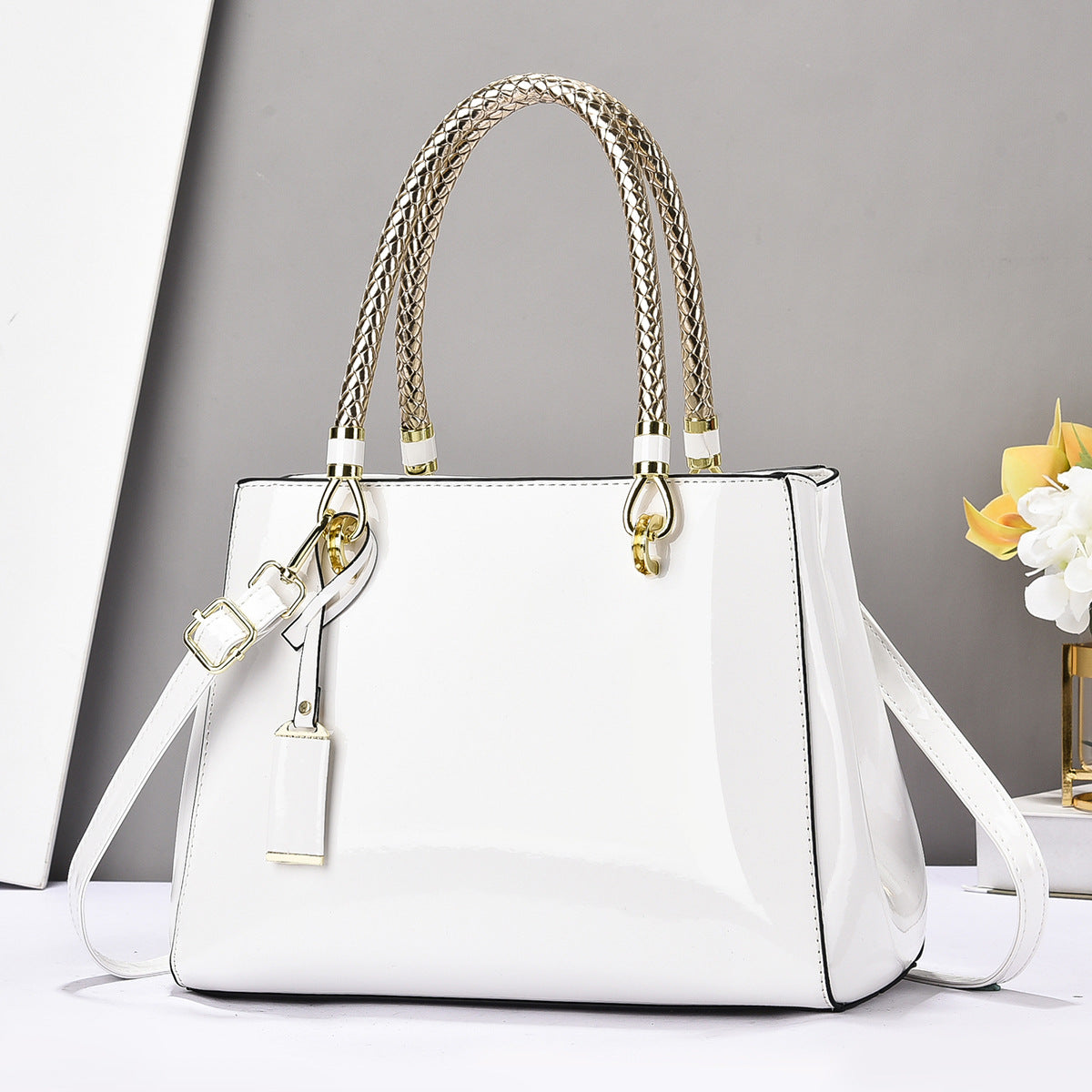 Sac à main brillant en cuir verni tendance, grande capacité, décontracté, à bandoulière