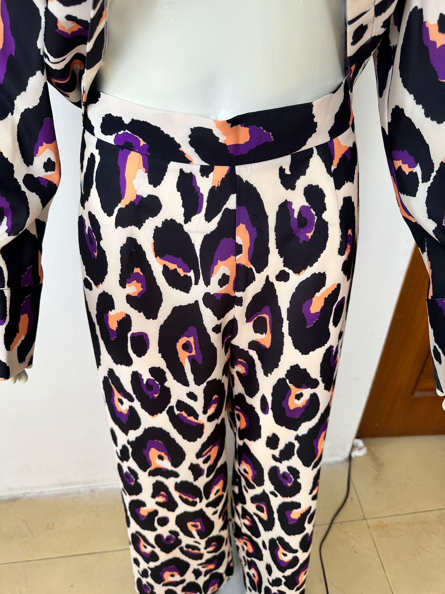 Ensemble décontracté pour femme : Haut court à manches longues avec col imprimé et pantalon palazzo taille haute