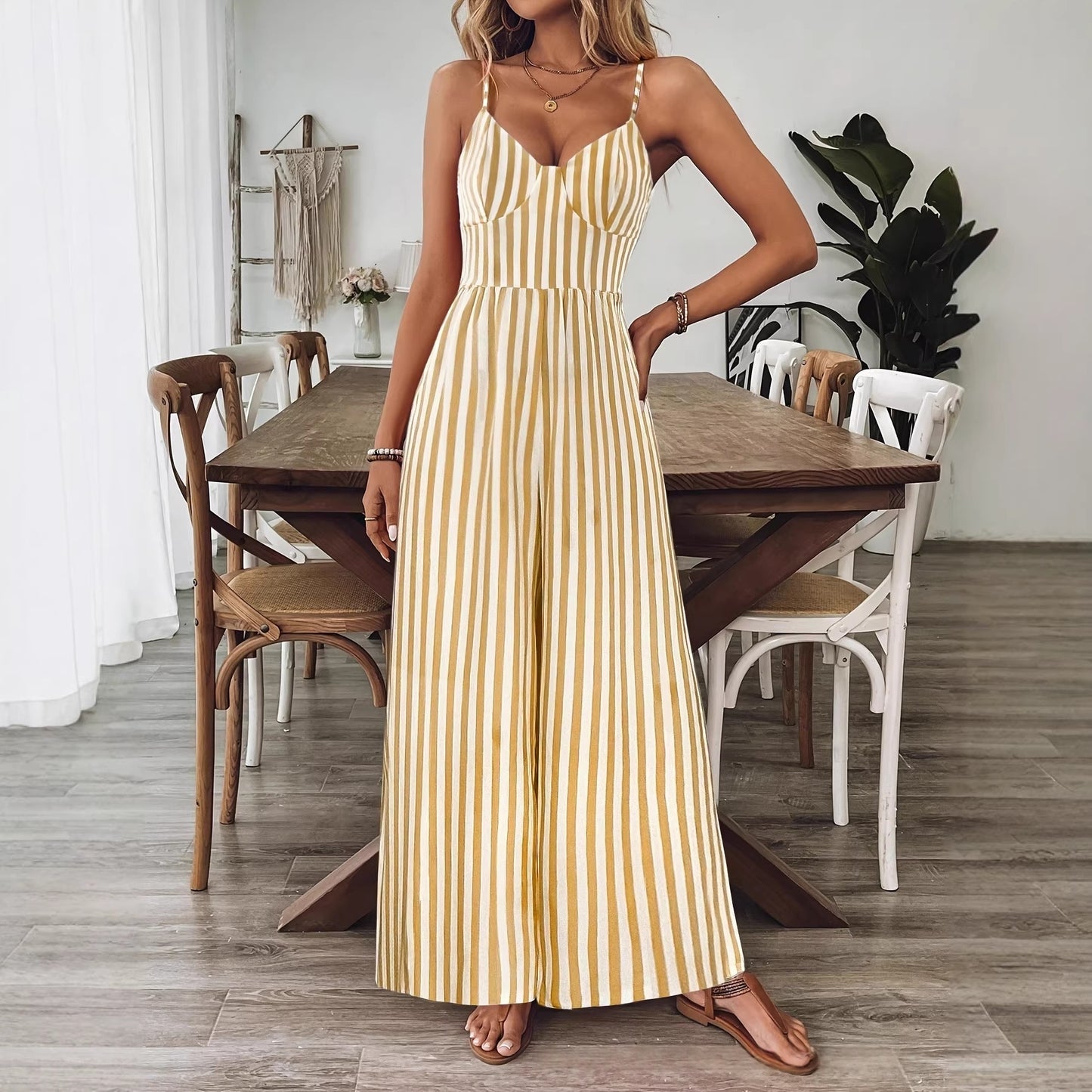 Loose-fitting Sleeveless Backless Jumpsuit For Women