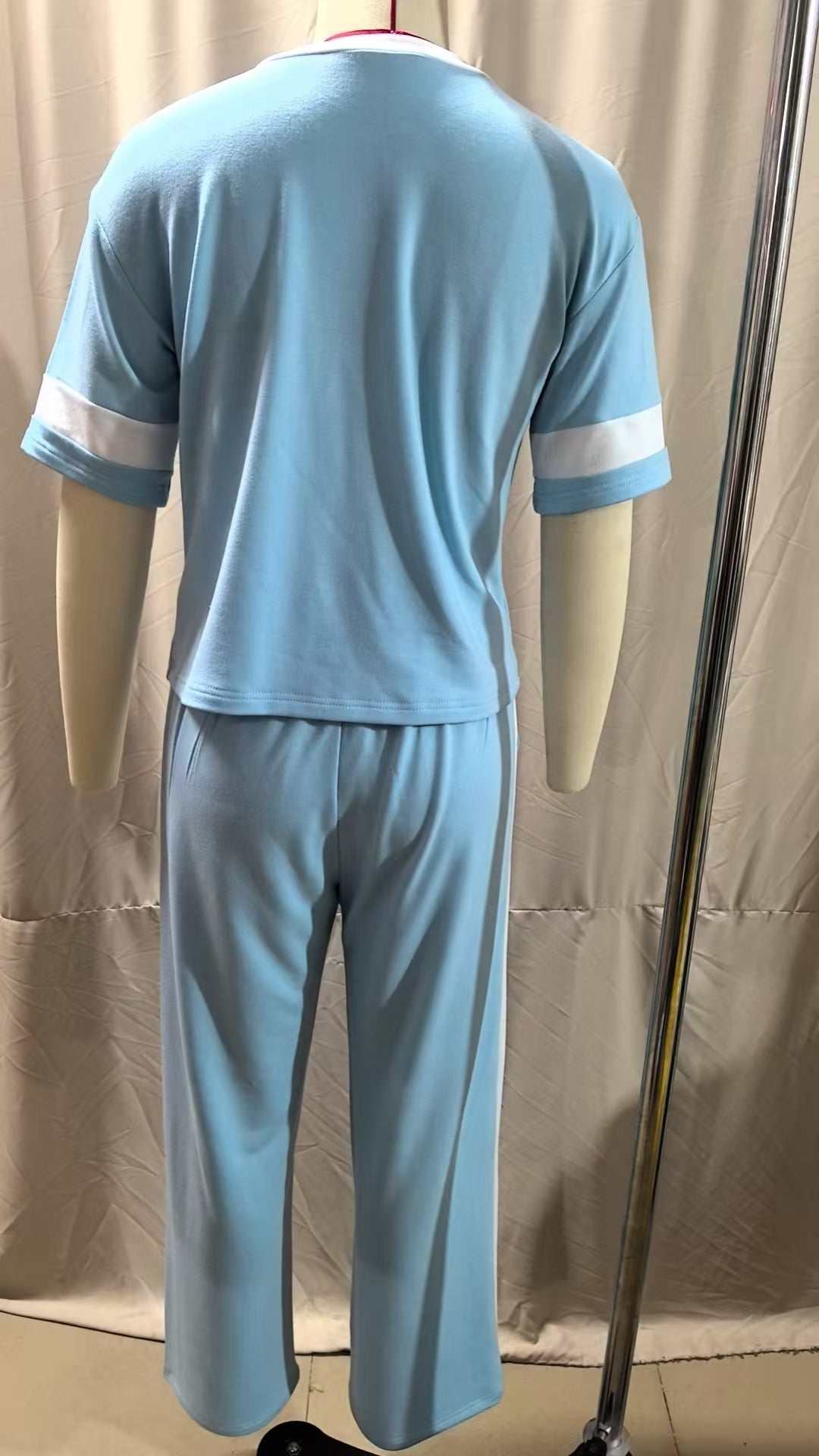 Farbkontrast-Outfit.2094