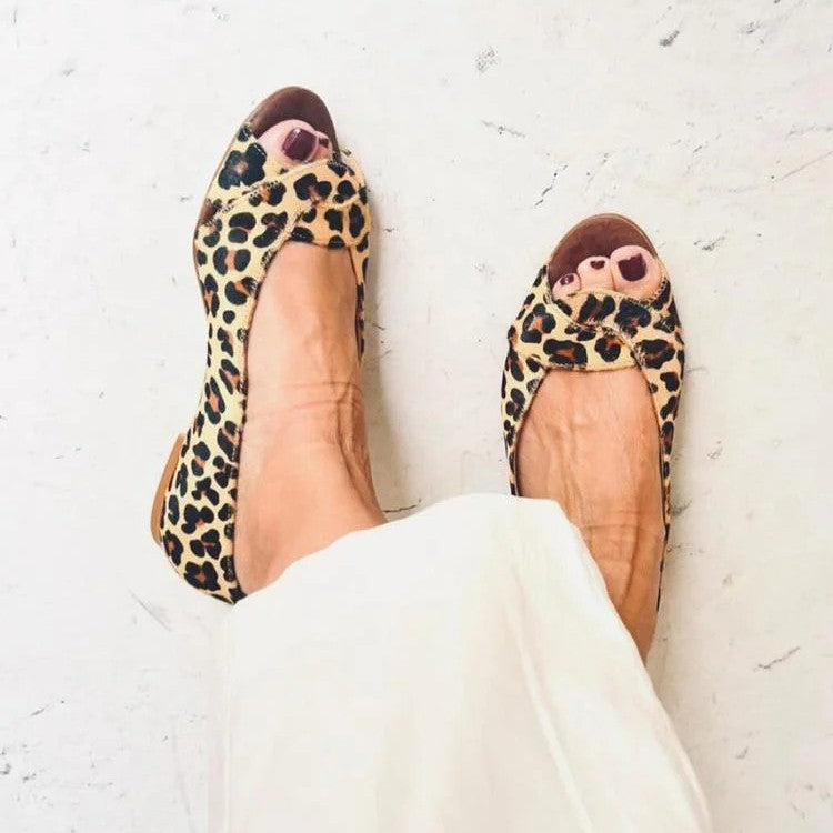 New Summer Flat-Heel Fishmouth Sandals With Buckle Straps And Colorblock Design For Casual Wear