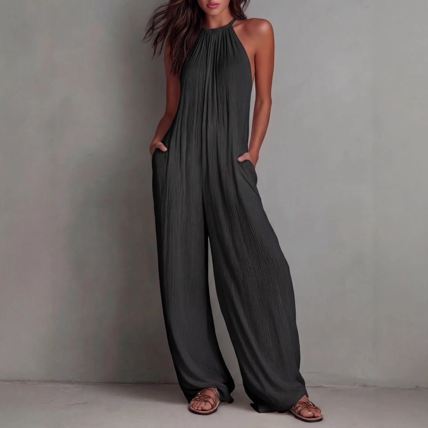Weißer, plissierter Jumpsuit im Resort-Stil mit offener Rückenpartie und weitem Bein
