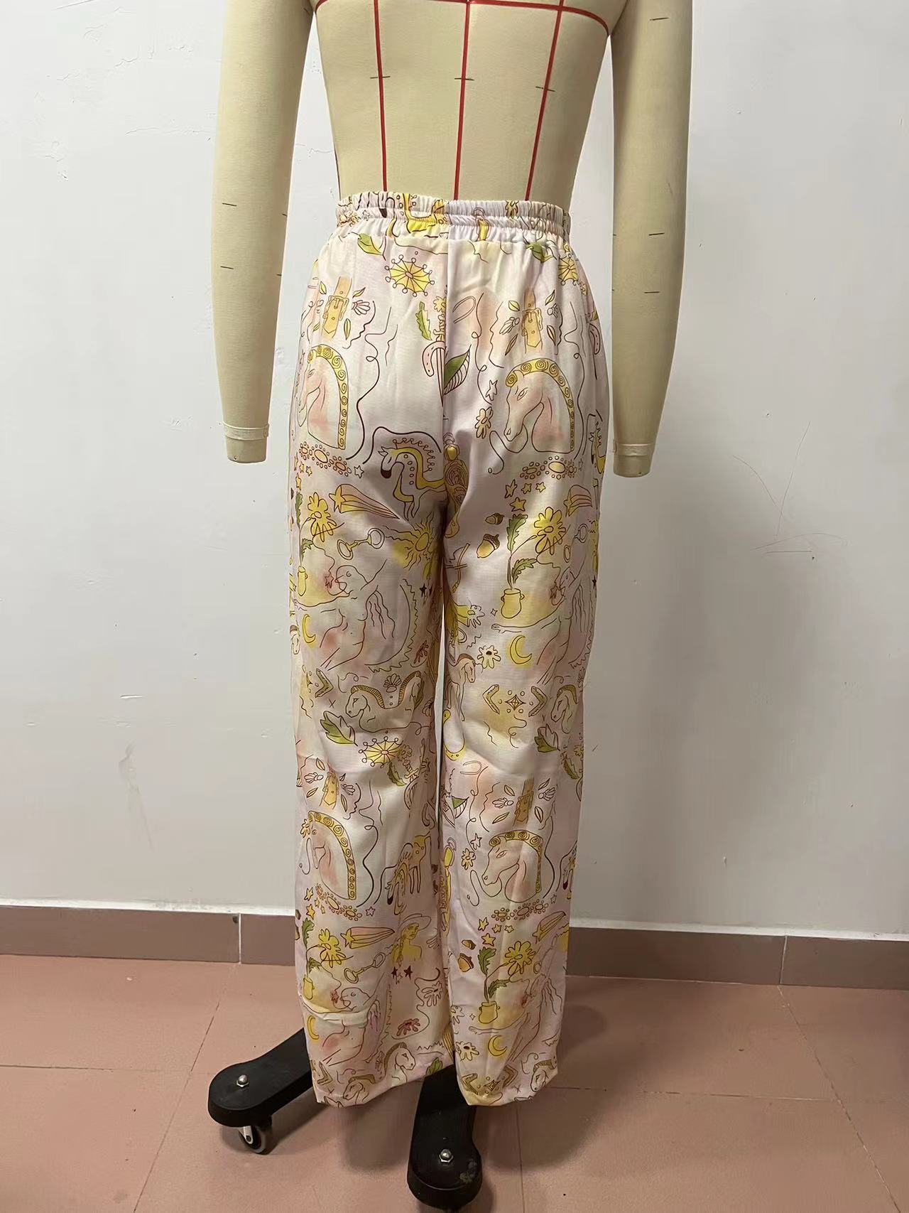 Frühling und Sommer Neue Freizeit-Anzug mit halben Ärmeln und Taschen INS Lockerer Mode Zweiteiler Damenbekleidung
