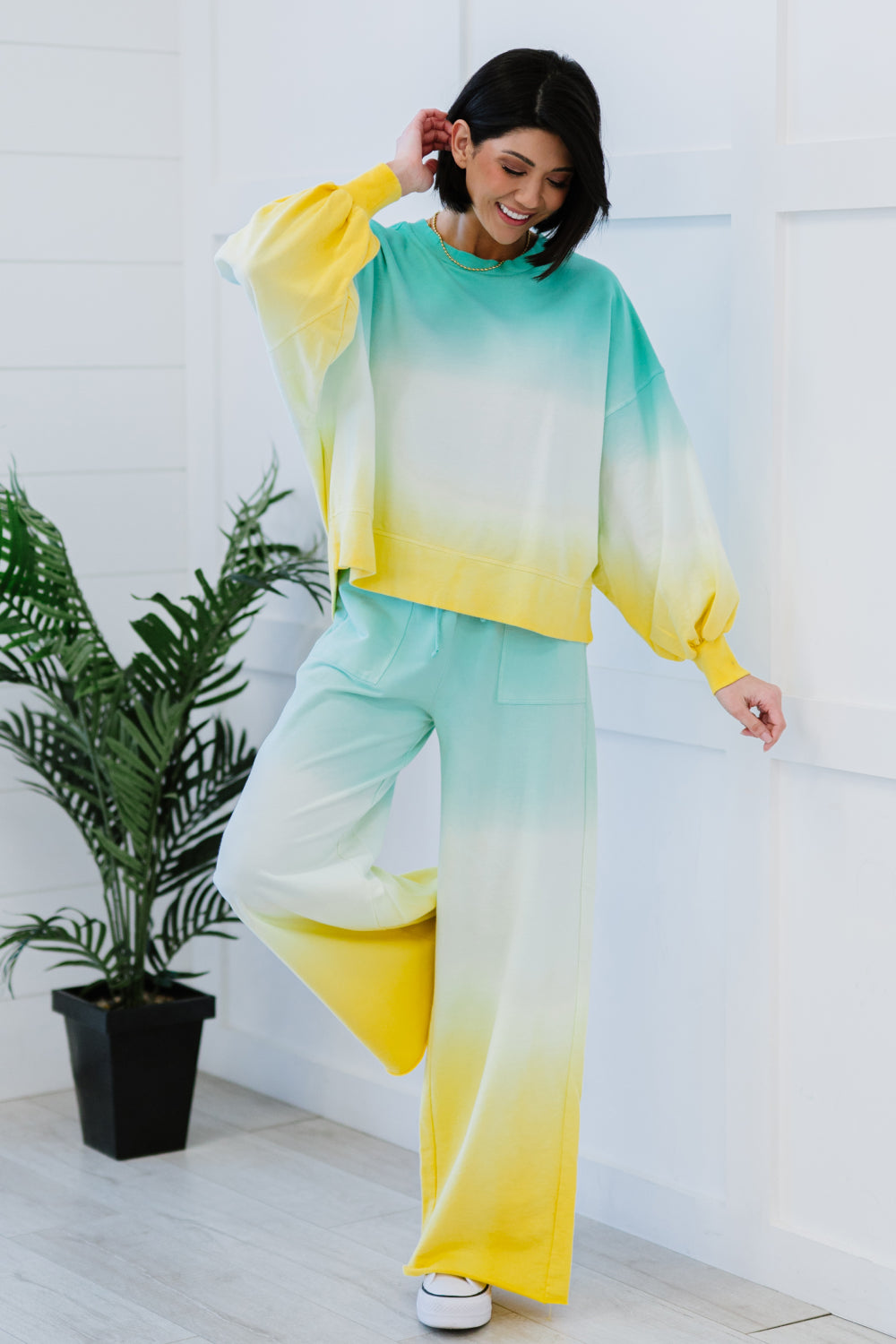 Hallo Sommer Full Size Run Ombre Cropped Sweatshirt
