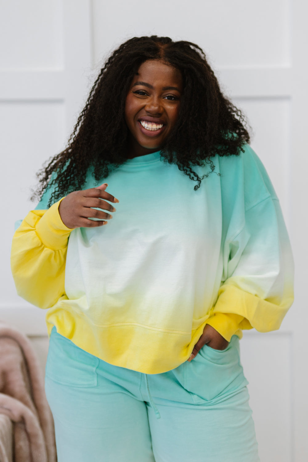 Hallo Sommer Full Size Run Ombre Cropped Sweatshirt