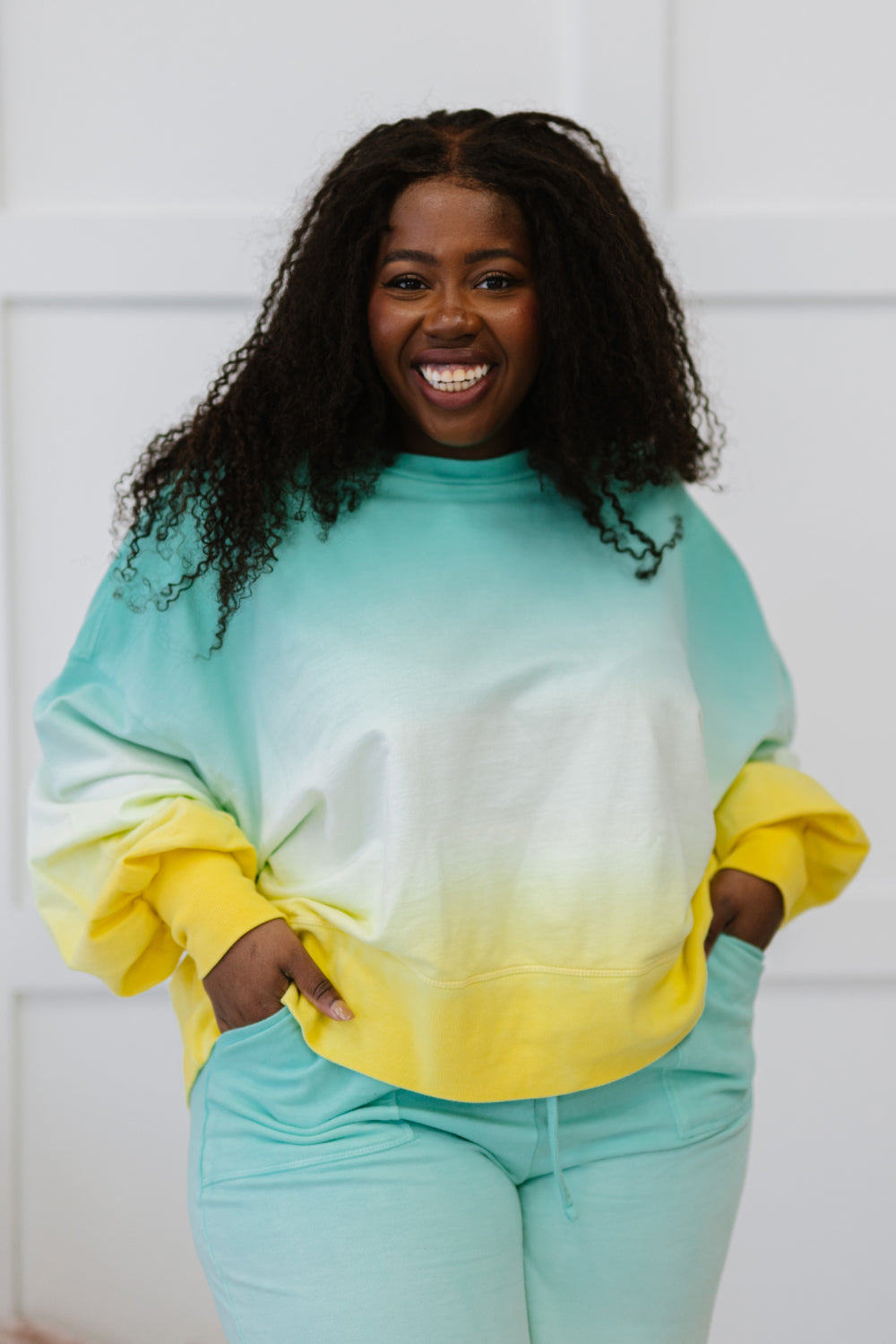 Hallo Sommer Full Size Run Ombre Cropped Sweatshirt