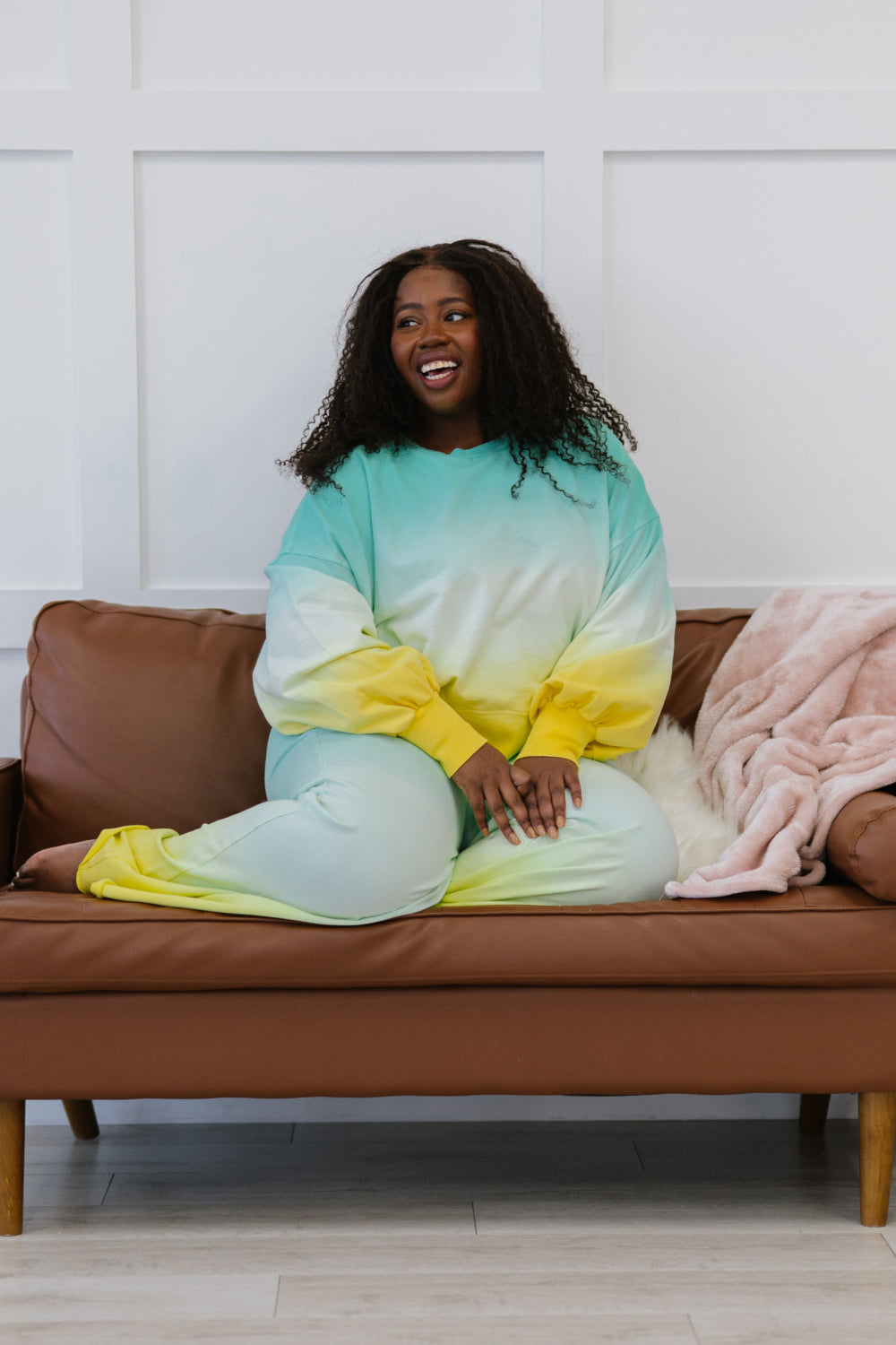 Hallo Sommer Full Size Run Ombre Cropped Sweatshirt